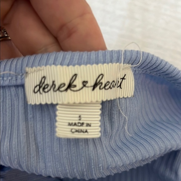 Chic Blue Ruched Button-Up Top - Picture 5 of 6